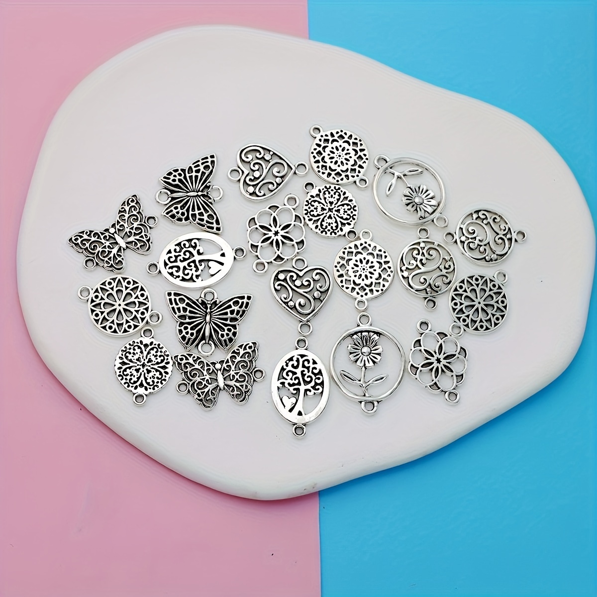 20pcs Antique Silvery-Plated Zinc Alloy Pendants